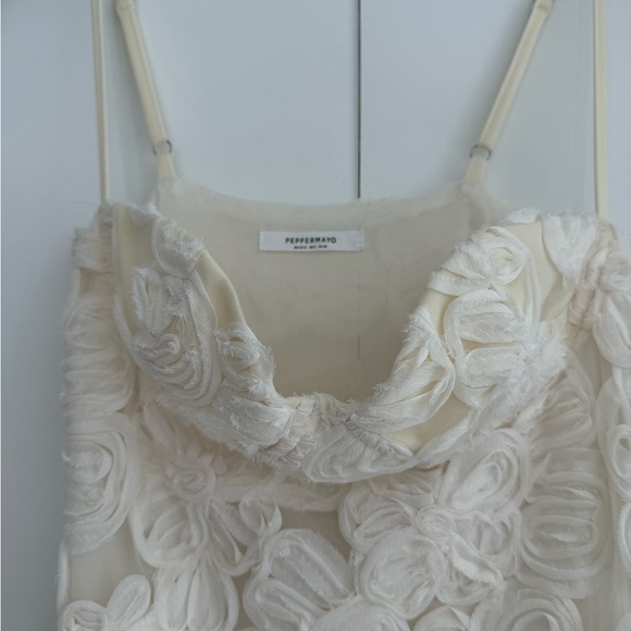 Elegant Cream Lace Gown - Picture 2 of 5